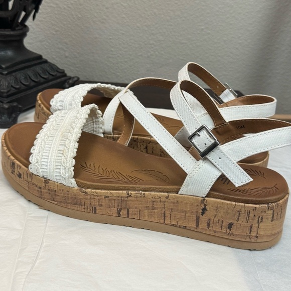 Jellypop White and Brown Strappy Sandals with Platform size 10M - Picture 3 of 9